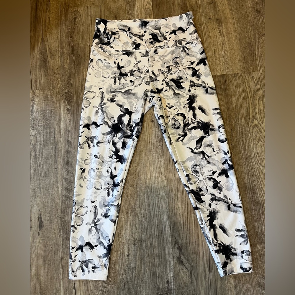 Balance Collection ankle leggings black and white floral size XL